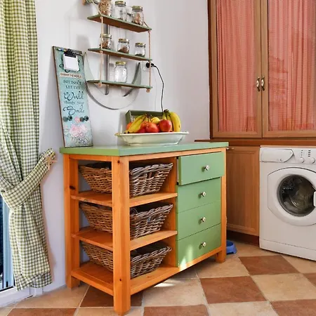 Holiday home Alexandrea, Family Near Vourkari On The Island Of Kea *