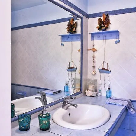 Alexandrea, Family Near Vourkari On The Island Of Kea Holiday home Ioulis